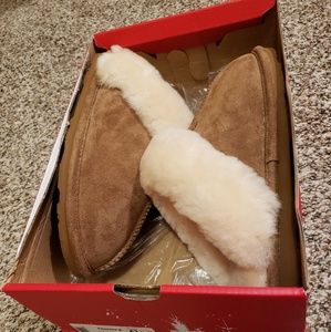 Bearpaw Loki slippers